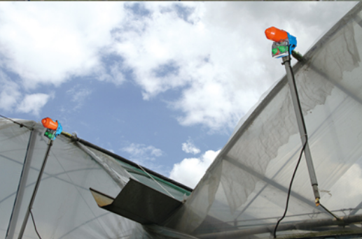 The treatment method of the oil from the shaft of the roller shutter in the greenhouse The treatment method of the oil from the shaft of the roller shutter in the greenhouse